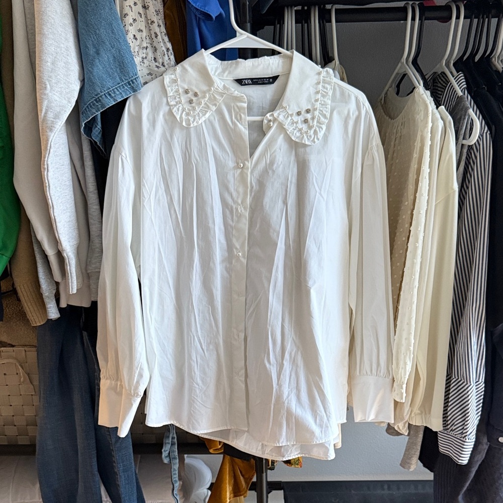 Zara White Button Down Shirt with Embroidered Collar